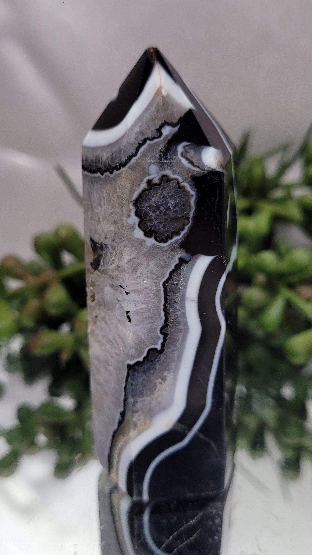 Druzy Agate Tower | Black & White Banded Agate Point | 78mm