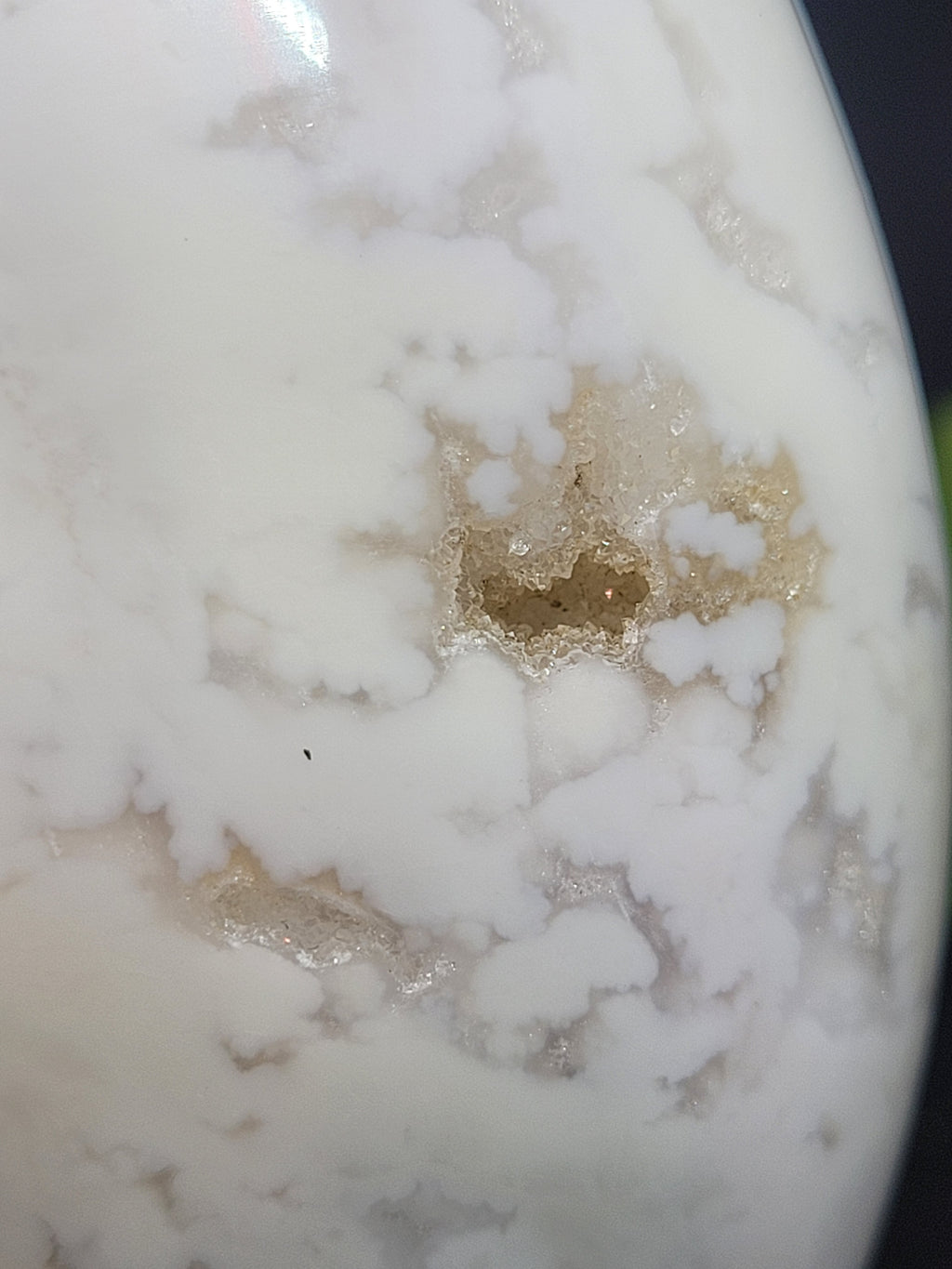 White Plume Agate Freeform • Multiple Druzy Pockets