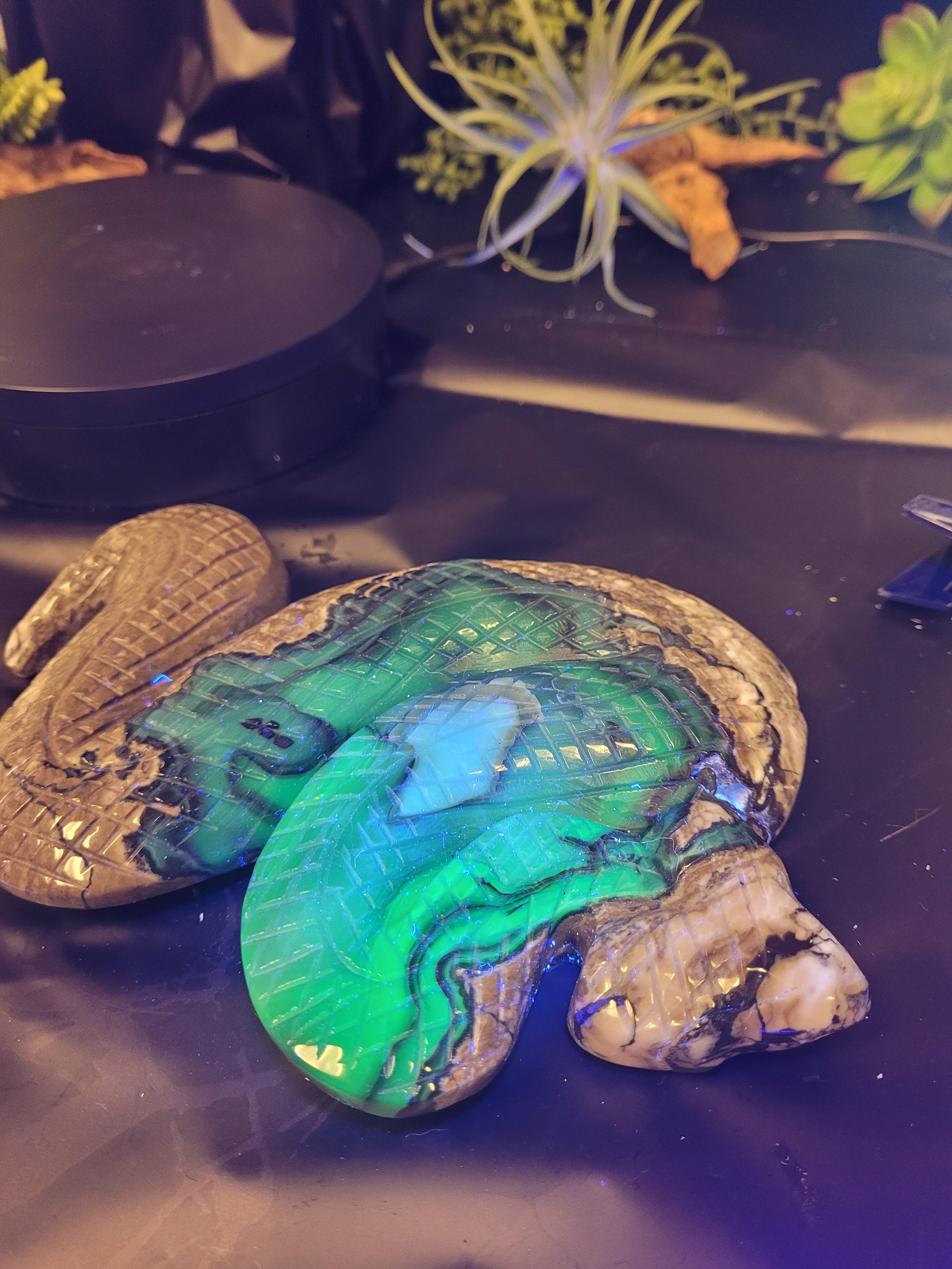 Volcano Agate Snake Carving - Natural UV Fluorescence