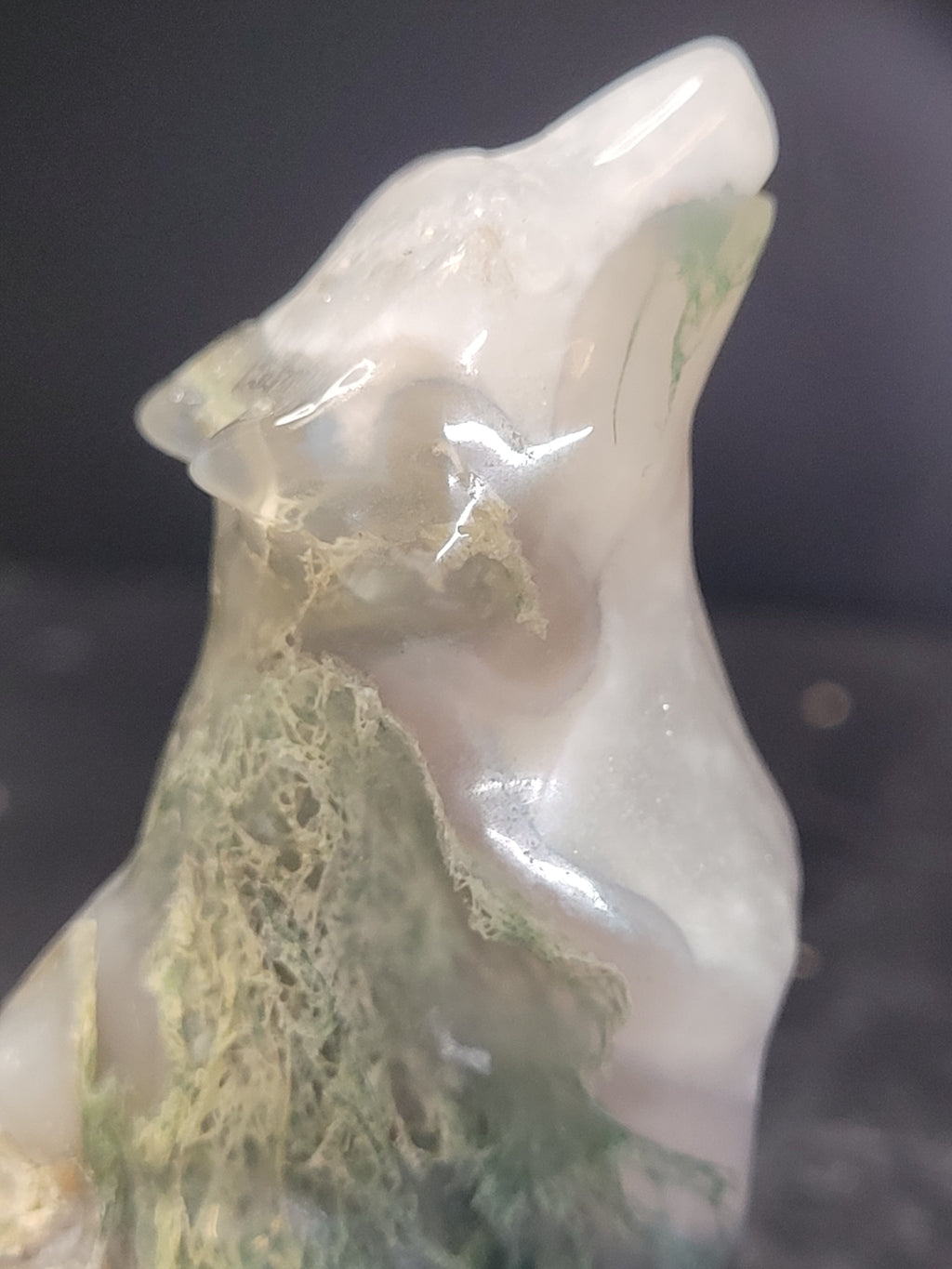 Moss Agate Howling Wolf Carving
