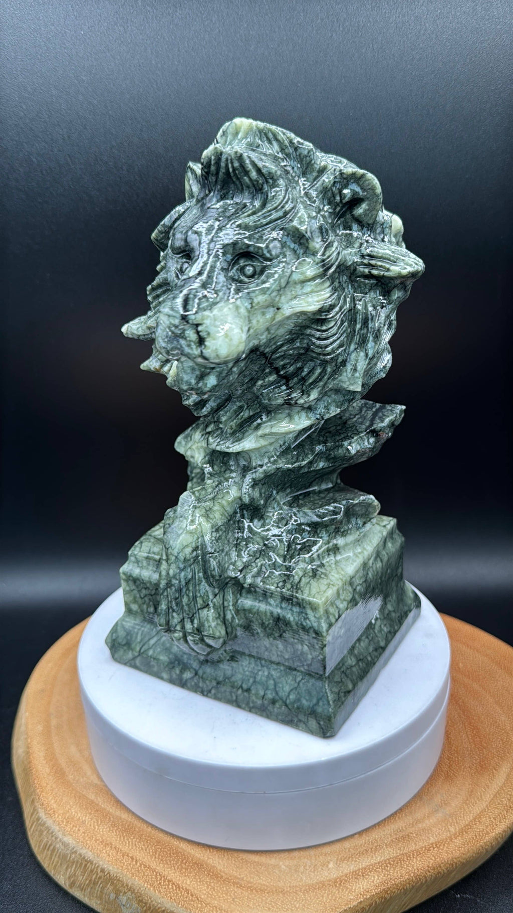 Serpentine Lion Carving 3.7lbs