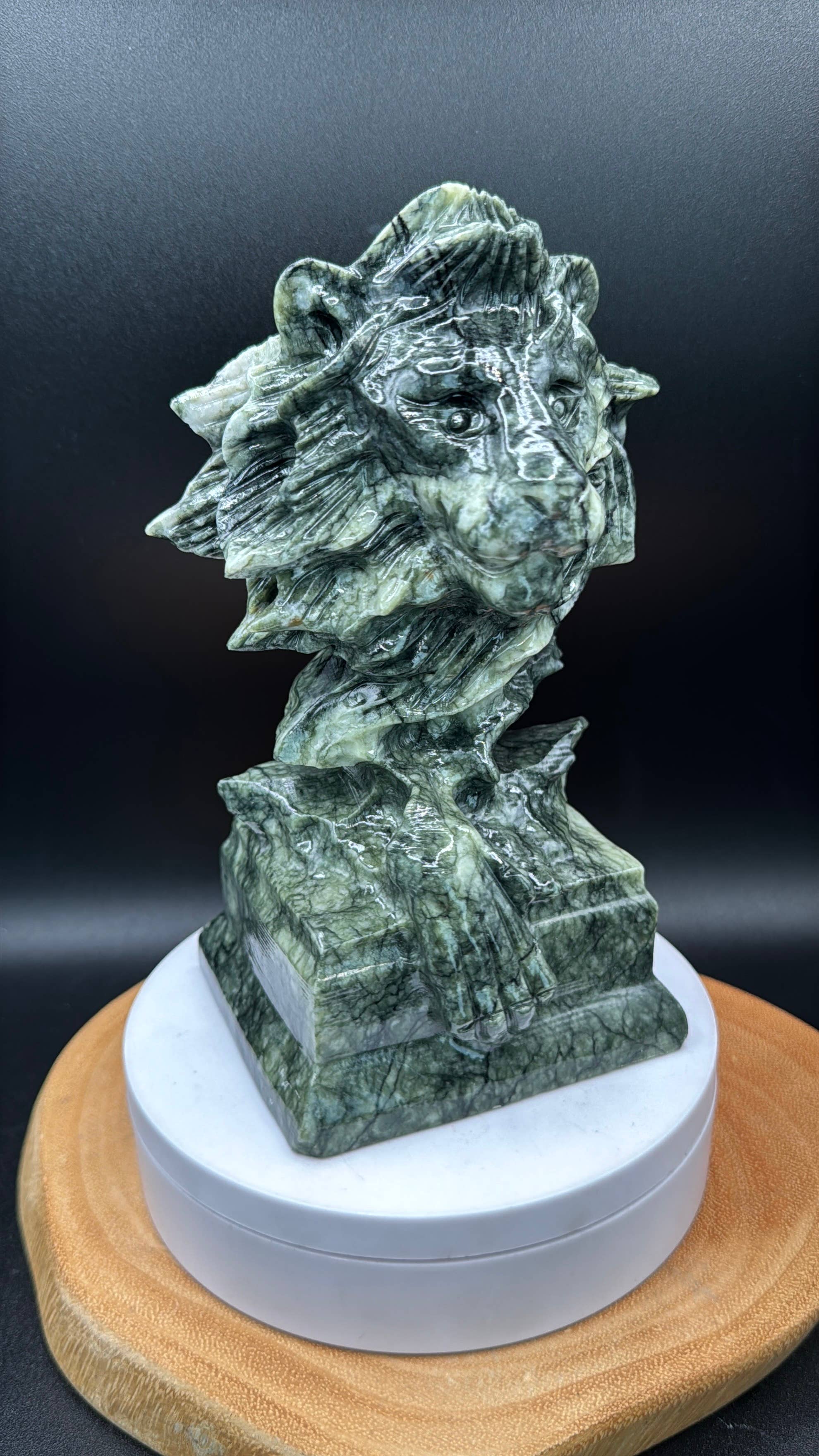 Serpentine Lion Carving 3.7lbs